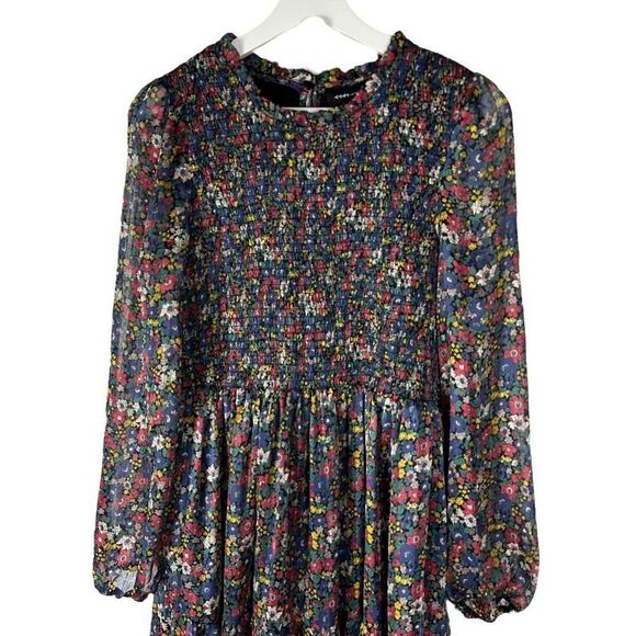Code X Mode Smocked Floral Dress size Medium - Picture 4 of 8